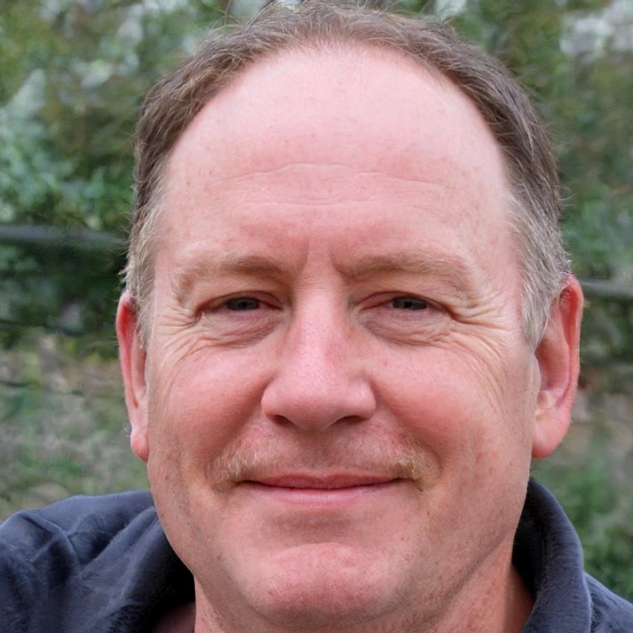 Portrait de Théo Vaillancourt, formateur en gestion budgétaire